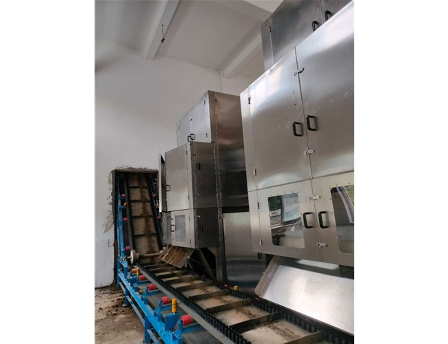 云南某污水處理廠訂購的2臺一體式污泥深度脫水機，已投入使用啦！